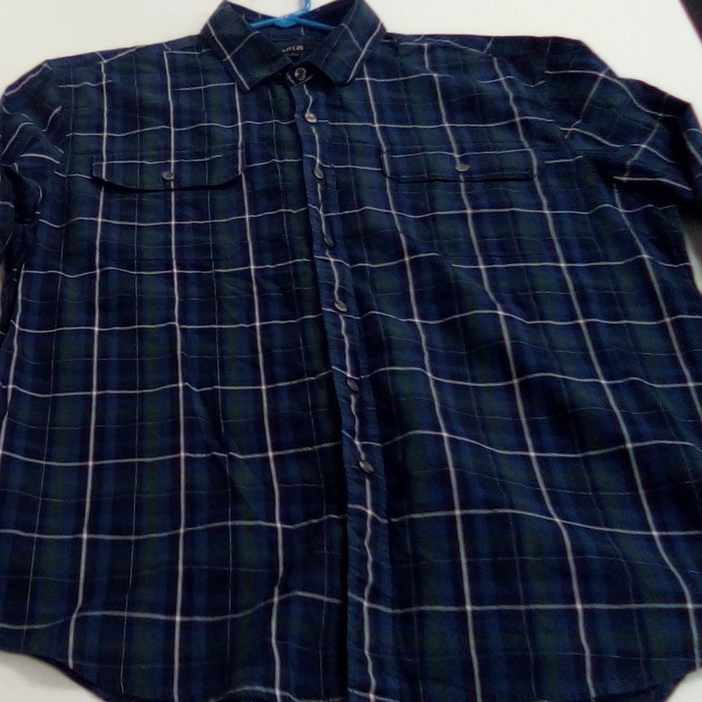 Apt 9 men's shirt